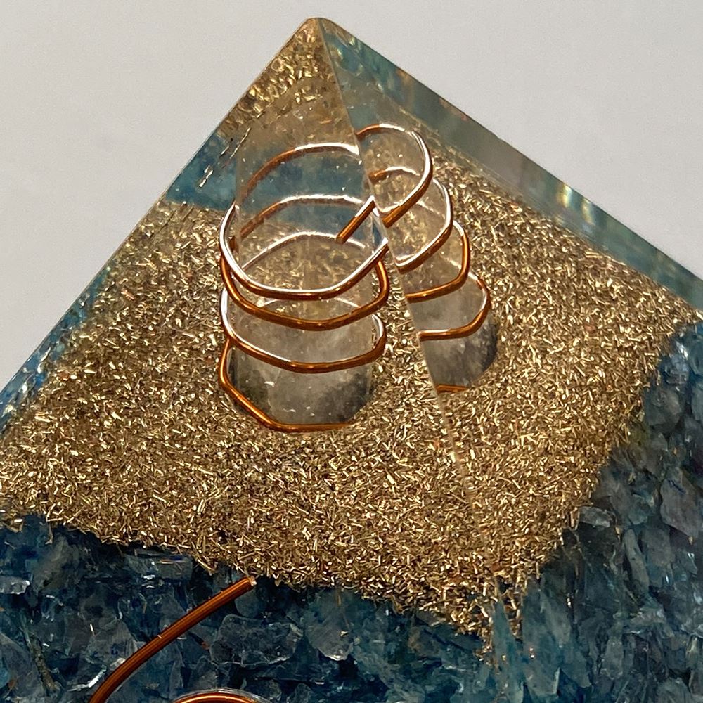 Orgone Reiki Healing Pyramid, 7.5cm