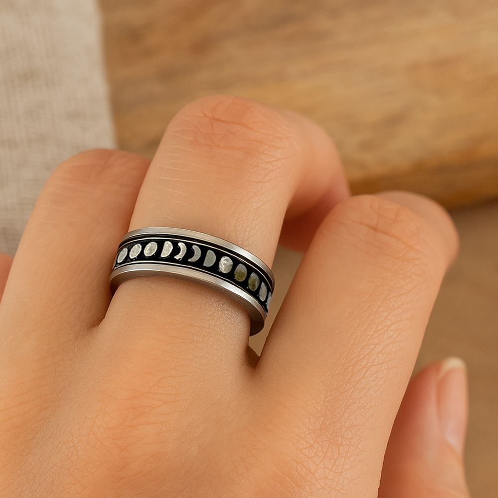 Fidget Ring, Size 10, Moon Phase Pattern