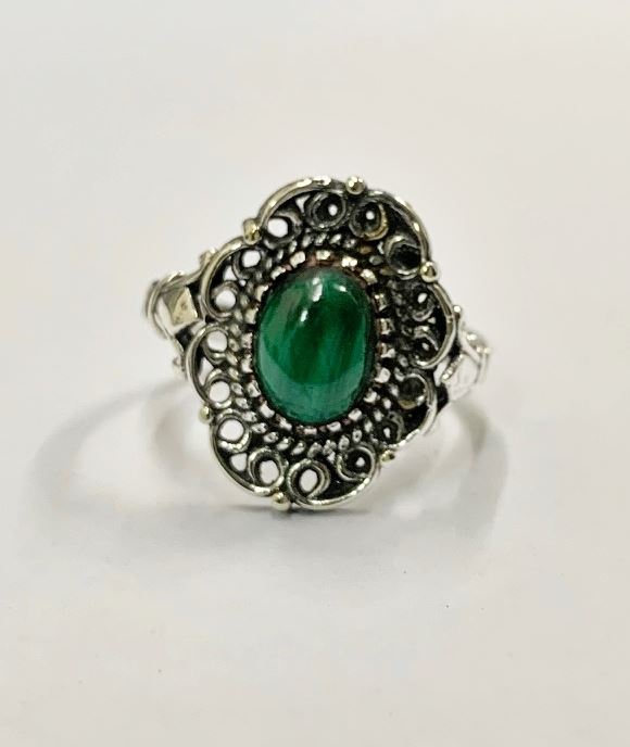 Royal Oval Crystal Ring 16