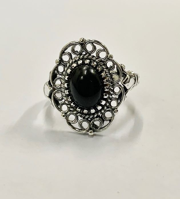 Royal Oval Crystal Ring 16