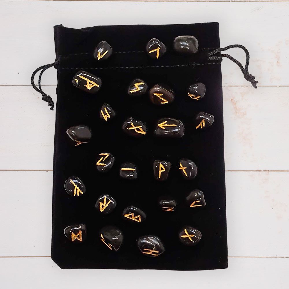 Rune Set with Pouch, 1-2cm