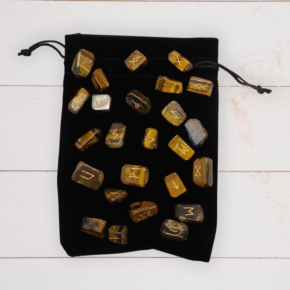 Rune Set with Pouch, 1-2cm